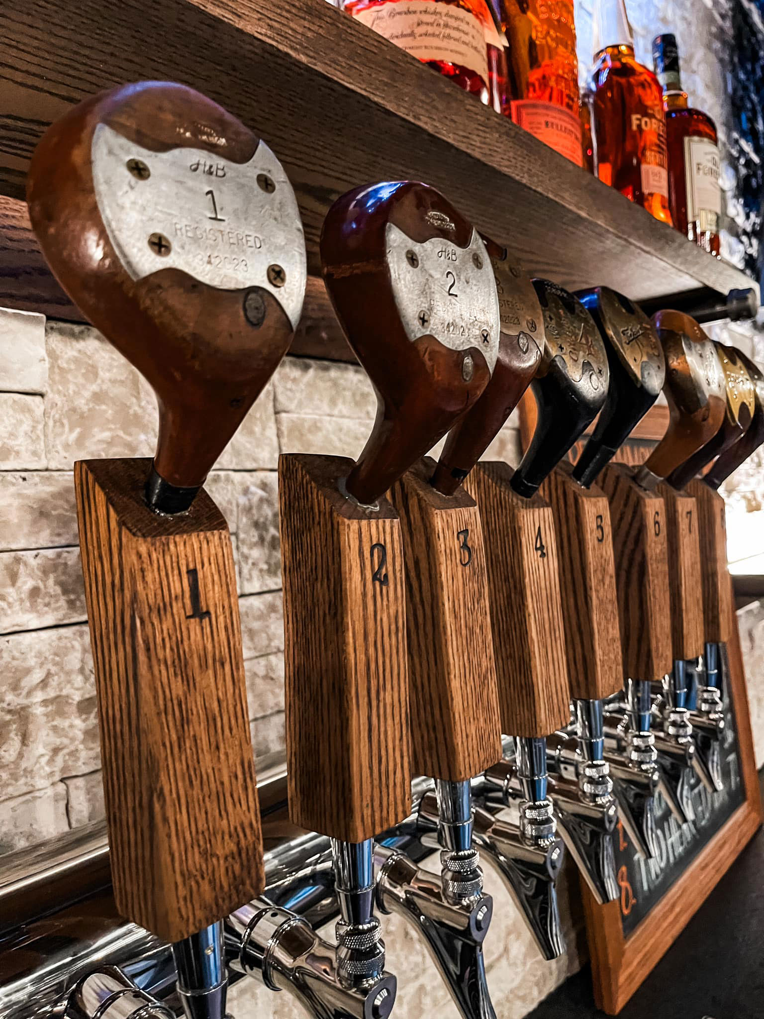 Golf club beer taps